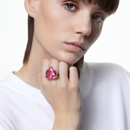 SWAROVSKI Millenia cocktail ring Trilliant cut in Pink – coloured crystal rhodium plated statement rings - flipped