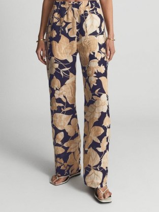Reiss LEO Printed Wide Leg Linen Trousers in Navy Print – women’s dark blue floral print lightweight linen pants