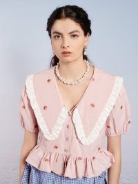 sister jane SEASHELL SHORES Pure Pearls Embroidered Blouse in Rose Shadow – pink floral peplum hem blouses – vintage inspired fashion – romantic style oversized collar clothes – ruffle trim collars