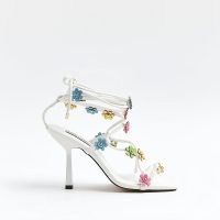 RIVER ISLAND WHITE FLOWER DETAIL STRAPPY HEELED SANDALS / floral embellished high heels