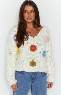 BEGINNING BOUTIQUE Bruno Multi Flower Sweater | cute chunky knits | floral sweaters | V-neck knitted flower motif jumpers