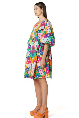 gorman FLOWER MARKET SMOCK DRESS – vibrant floral print balloon sleeved dresses – bright retro flower prints – women’s organic cotton summer clothes with volume