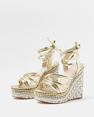 River Island GOLD WIDE FIT STRAPPY WEDGES – metallic ankle tie wedged sandals