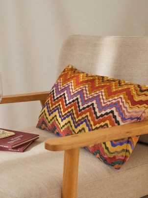 MISSONI HOME Bayahibe zigzag-jacquard cushion ~ multicolored cushions ~ soft home furnishings - flipped