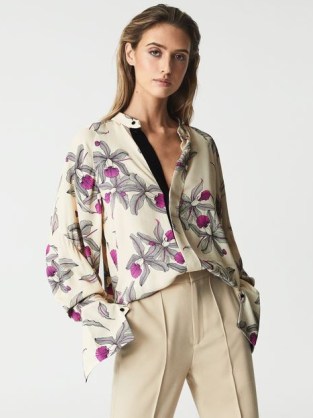 REISS TILLY ORCHID PRINT BLOUSE NEUTRAL / PINK – feminine floral grandad collar blouses - flipped