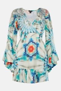 KAREN MILLEN Tie Dye Bead Embellished Woven Mini Drama Kimono in Blue / wide sleeve tiered hem occasion dresses / printed sequinned and beaded party dress