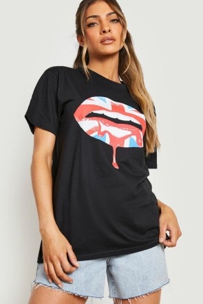 Union Jack Clothes Women – Union Javk Lips Printed T-Shirt – boohoo – classic t shirt silhouette which features Union Jack printed detailing - flipped