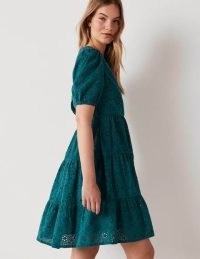 Boden Back Detail Broderie Dress Chesapeake Bay – women’s green cotton floral embroidered dresses – cut out back summer fashion – tiered hem