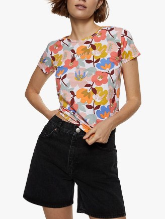 John Lewis Mango Mangofi-H Cotton Floral Logo T-Shirt, White/Multi – cut with a fuss-free round neck and short sleeves – light and breathable in cotton