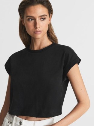 REISS TERRY COTTON CREW NECK CROP TOP BLACK ~ women’s casual fashion essentials ~ womens cropped short sleeve tops ~ chic tee