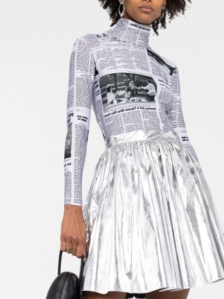 Alexander McQueen pleated A-line mini skirt in silver / women’s metallic skirts / womens designer fashion / farfetch - flipped