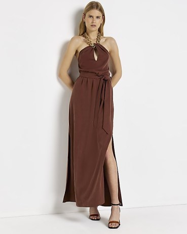 RIVER ISLAND BROWN CHUNKY CHAIN MAXI DRESS – split hem halterneck evening dresses – tie waist – going out glamour – keyhole cut out halter neck – glamorous party fashion