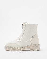 RIVER ISLAND CREAM QUILTED ZIP BOOT ~ women’s front zipped ankle boots