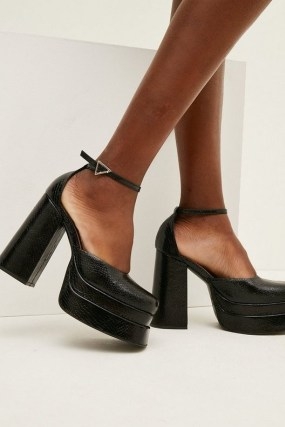 KAREN MILLEN Double Platform 2 Part Court Shoe in Black / chunky block heel platforms / women’s 70s vintage style shoes - flipped