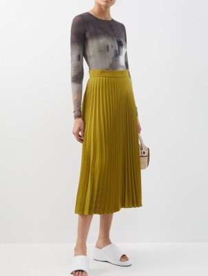 MM6 MAISON MARGIELA Pleated crepe midi skirt in green – womens olive coloured designer skirts – MATCHESFASHION - flipped