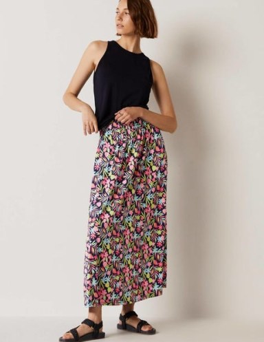 Boden Pull On Jersey Maxi French Navy, Tropic Foliage – women’s long length mulitcoloured floral print skirts - flipped