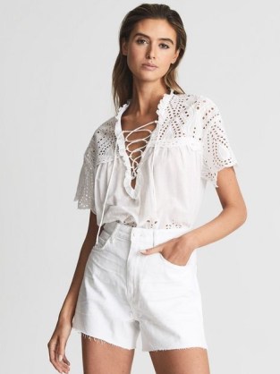 REISS DANI PAIGE RAW HEM DENIM SHORTS WHITE ~ women’s essential casual summer fashion