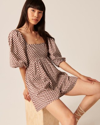 Abercrombie & Fitch Puff Sleeve Flirty Romper Brown Pattern ~ women’s printed square neck rompers ~ womens tie back detail playsuits ~ fashion with volume ~ puffed short sleeves - flipped