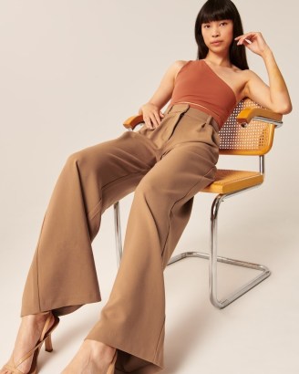 Abercrombie & Fitch Tailored Wide Leg Pants in Brown ~ women’s smart high waist trousers - flipped