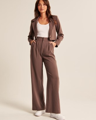 Abercrombie & Fitch Tailored Wide Leg Pants in Brown ~ women’s smart ultra high waist front pleated trousers