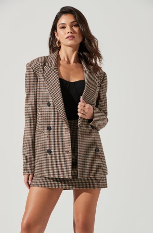 ASTR THE LABEL BRINA PLAID DOUBLE BREASTED BLAZER in BROWN BLACK / women’s checked jackets with padded shoulders