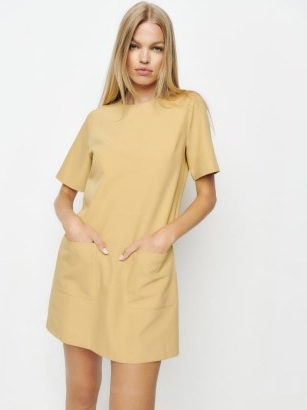 Reformation Finsbury Dress in sunshine | fashion that’s a little bit retro | short sleeved relaxed fit crew neck mini dresses | women’s fashion with a vintage look | front patch pockets | womens shift style clothes