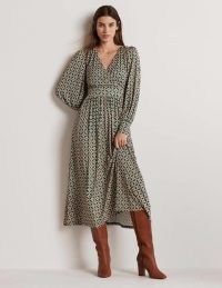 Boden Fixed Wrap Jersey Midi Dress Shady Glade, Square Geo – green V-neck fitted waist dresses – long volume sleeves