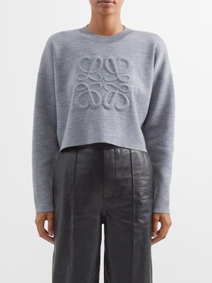 LOEWE Anagram-padded wool-blend cropped sweater in grey | women’s crop hem sweaters | womens long sleeved crew neck designer jumpers | MATCHESFASHION - flipped