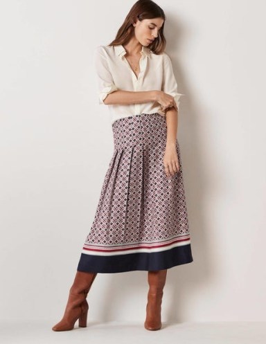 Boden Pleated Printed Midi Skirt Almond Pink, French Navy Geo – women’s pleated geometric print skirts – mixed prints - flipped