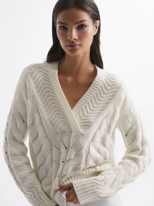 REISS CLAUDINE CABLE KNIT SHAWL NECK JUMPER IVORY / women’s chic chunky knits