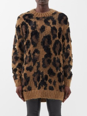 JUNYA WATANABE Leopard-print jacquard longline wool sweater in beige / women’s wild cat drop shoulder sweaters / womens relaxed fit animal pattern jumpers / matchesfashion