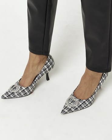 RIVER ISLAND BLACK BOUCLE EMBELLISHED HEELED COURT SHOES / checked pointed toe courts / tweed style fabric pumps