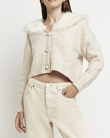 River Island CREAM FAUX FUR COLLAR CROP CARDIGAN | women’s cropped fluffy collared cardigans | knitted fashion