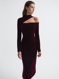 REISS TATIANA VELVET CUT-OUT SHOULDER DRESS BURGUNDY ~ flawless and chic party look ~ jewel tone autumn evening dresses ~ asymmetric open shoulder detail ~ women’s sophisticated occasion clothes