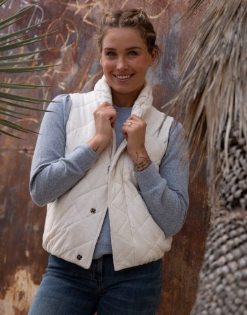 CARVE DESIGNS Betty Vest in Birch Heather ~ stylish quilted vests ~ women’s gilets - flipped