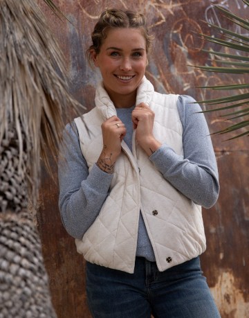 CARVE DESIGNS Betty Vest in Birch Heather ~ stylish quilted vests ~ women’s gilets