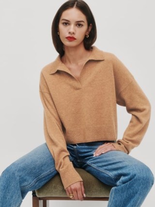 Taylor Swift’s light brown collared jumper, The Reformation Cashmere Polo Sweater in Camel. Appearing on YouTube Shorts, 21 October 2022 | celebrity social media fashion | star sweaters | knitwear