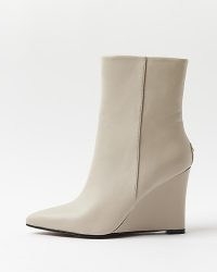 RIVER ISLAND CREAM POINTED TOE WEDGE ANKLE BOOTS ~ women’s wedged booties ~ winter wedges