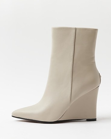 RIVER ISLAND CREAM POINTED TOE WEDGE ANKLE BOOTS ~ women’s wedged booties ~ winter wedges