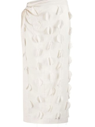 Jacquemus La Jupe Draggiu embroidered skirt in off-white – cotton asymmetric applique skirts – side slit – wrap style – gathered waist detail – French fashion - flipped