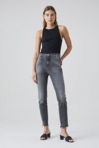 CLOSED A BETTER BLUE Skinny Pusher Mid Grey / high waist cropped fringed hem skinnies / women’s distressed crop leg jeans