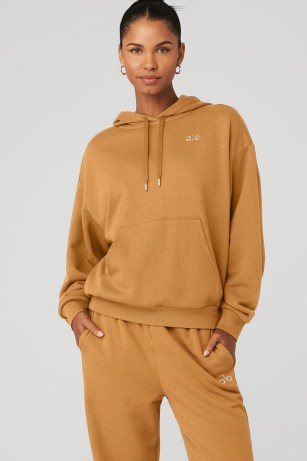 Alo Yoga ACCOLADE HOODIE in TOFFEE ~ women’s light brown / camel pullover hoodies ~ womens sportswear inspired hooded tops
