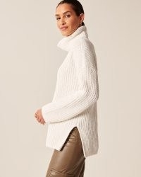 Abercrombie & Fitch Oversized Chenille Turtleneck in White \ women’s rollneck side slit jumpers | womens longline high roll neck sweaters | drop shoulder knits