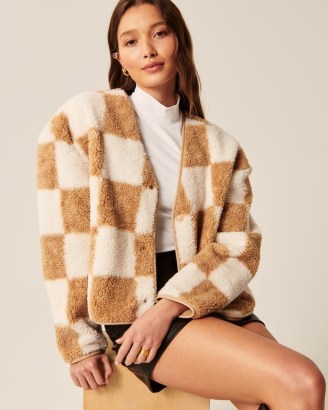 Abercrombie & Fitch Sherpa Liner Jacket in Brown Check – oversized faux shearling checkerboard jackets - flipped