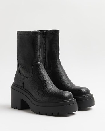 RIVER ISLAND BLACK CHUNKY SOLE ANKLE BOOTS ~ women’s casual on-trend footwear - flipped