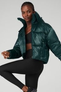 alo yoga PEARLIZED PRISTINE PUFFER in MIDNIGHT GREEN ~ women’s padded jackets