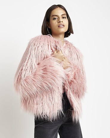 RIVER ISLAND PINK FAUX FUR COAT – shaggy retro style jackets – on-trend winter coats