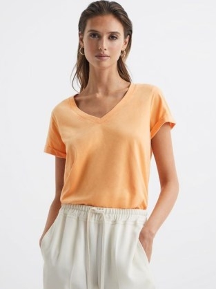 REISS LUANA COTTON-JERSEY V-NECK T-SHIRT ORANGE ~ women’s classic short sleeve tee ~ womens essential T-shirts - flipped
