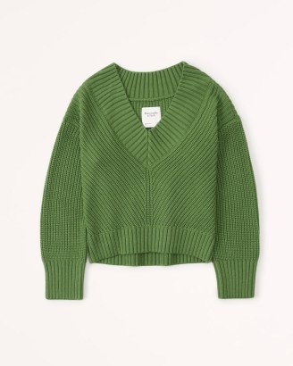 Abercrombie & Fitch Wedge V-Neck Sweater in Green ~ women’s drop shoulder sweaters
