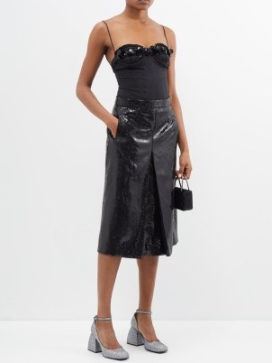 SHUSHU/TONG Sequinned faux-leather midi skirt in black / sequin covered front pleated skirts / glittering evening fashion / shimmering occasion clothes
